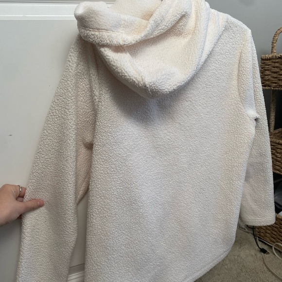 Cream fluffy sweatshirt - Picture 3 of 3